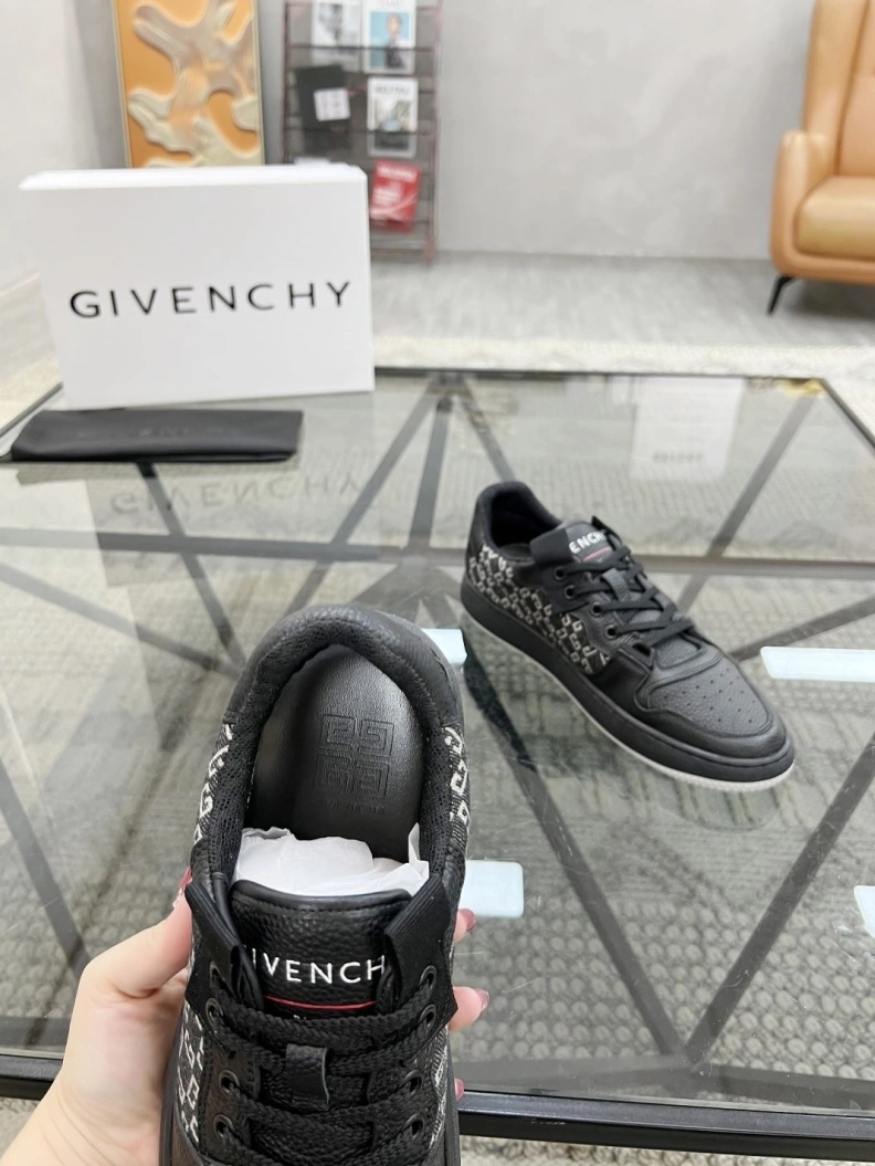 ModernLook Gxvxnchy Sneakers 152699