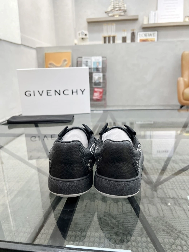ModernLook Gxvxnchy Sneakers 152699