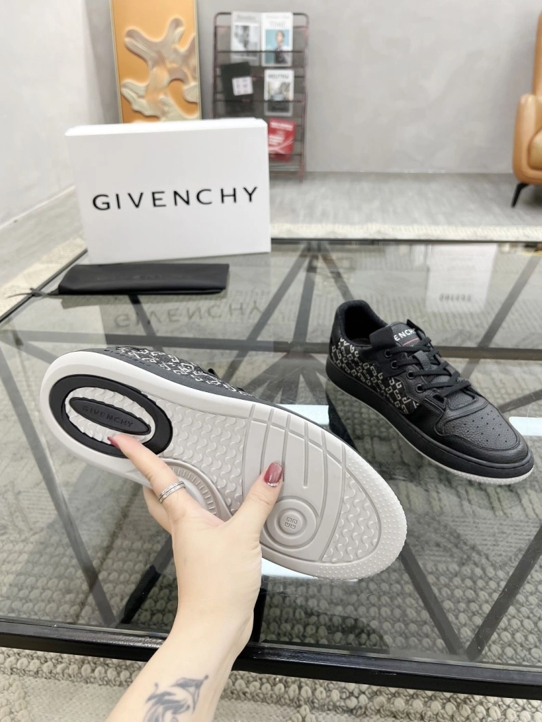ModernLook Gxvxnchy Sneakers 152699