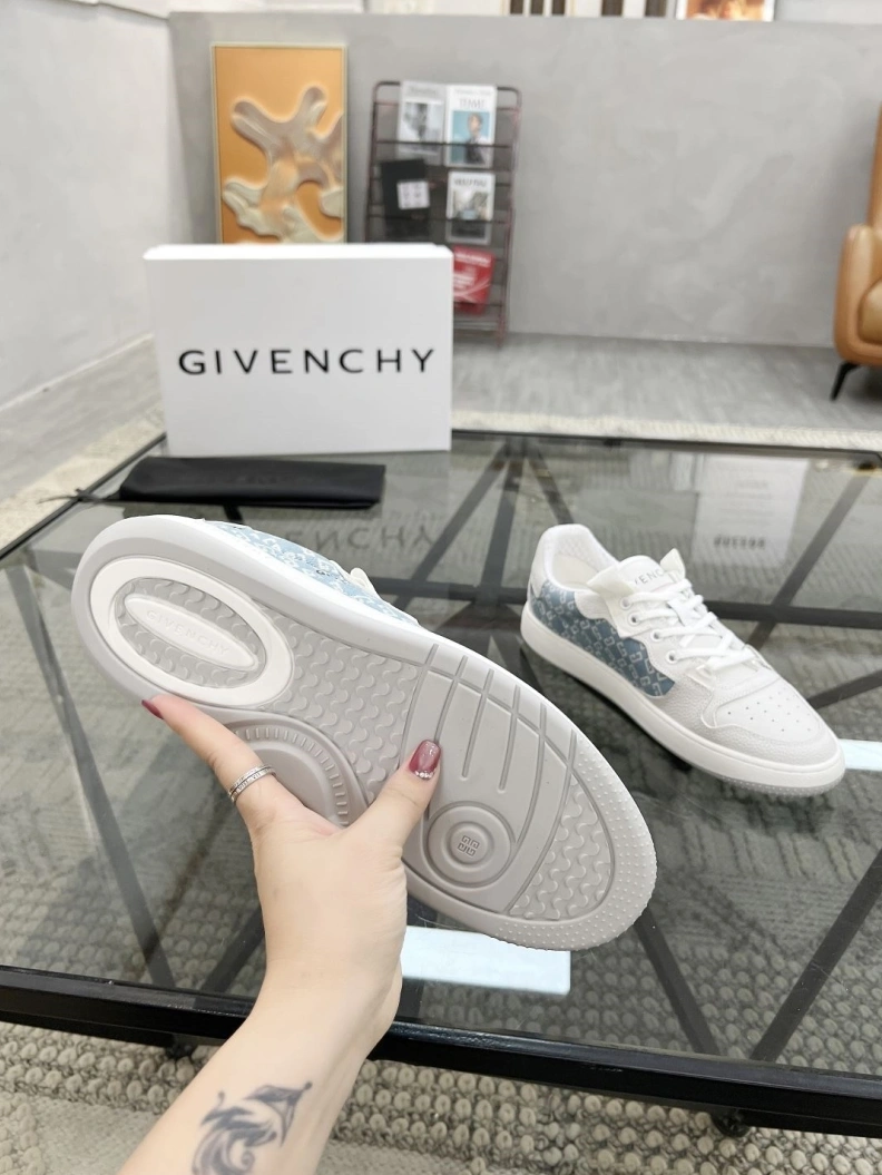 Gxvxnchy Sneakers Durable 152687