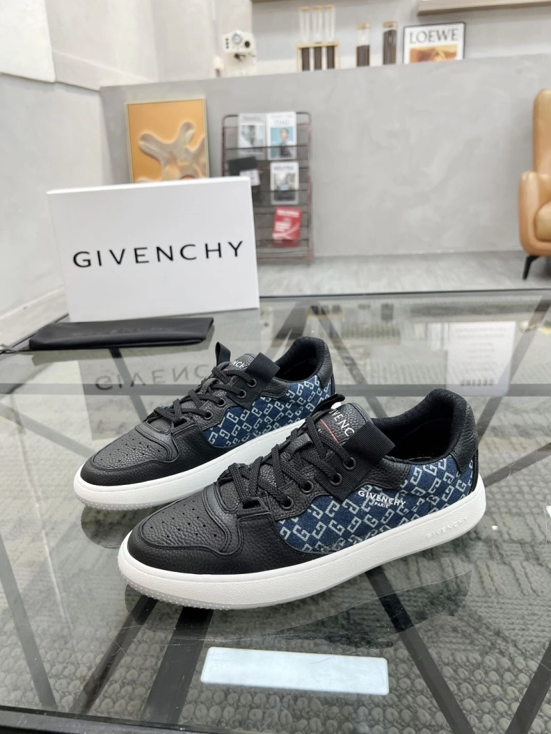 Gxvxnchy Sneakers Compact 152681