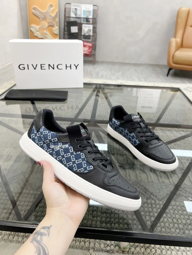 Gxvxnchy Sneakers Compact 152681