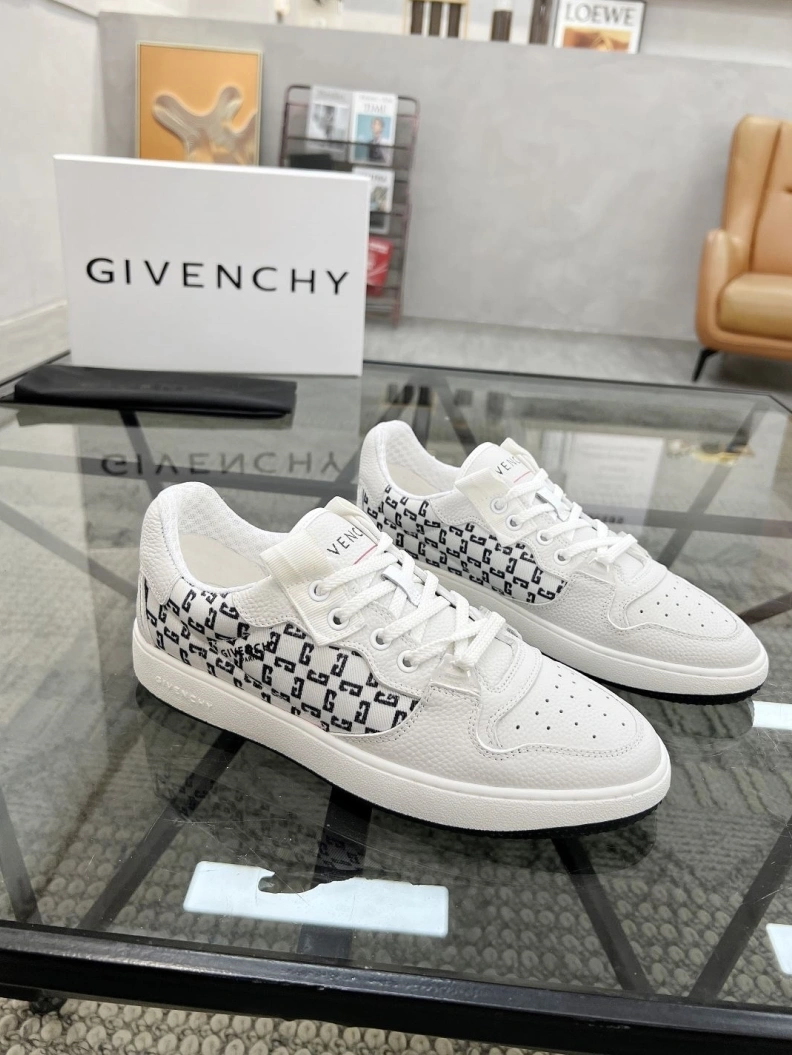 Gxvxnchy Sneakers AllSeason 152684