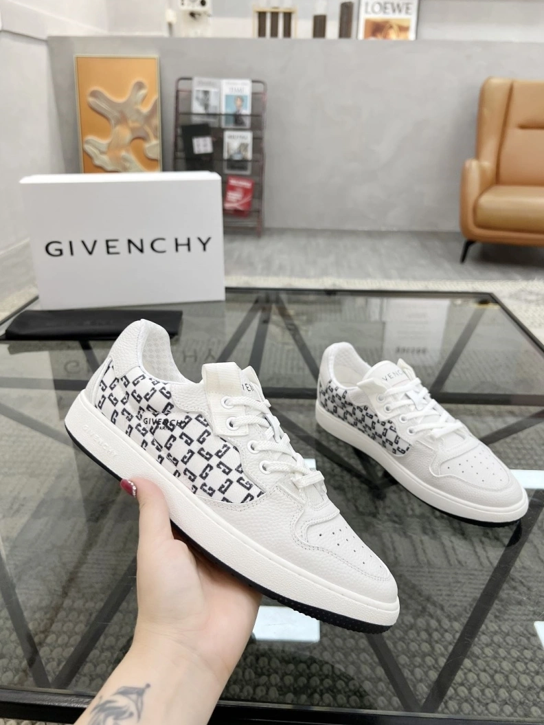 Gxvxnchy Sneakers AllSeason 152684