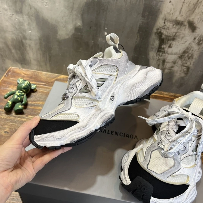 Lightweight Bxlxnciaga Casual Shoe 109407