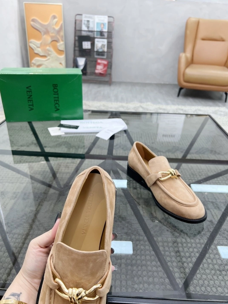 Refined Bxttxga Vxnxta Leather Shoes 112554