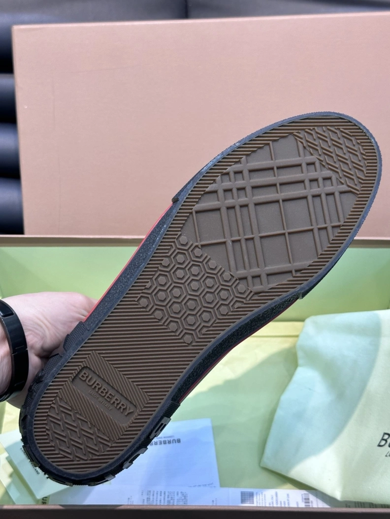Durable Bxrbxrry Sneakers 114787