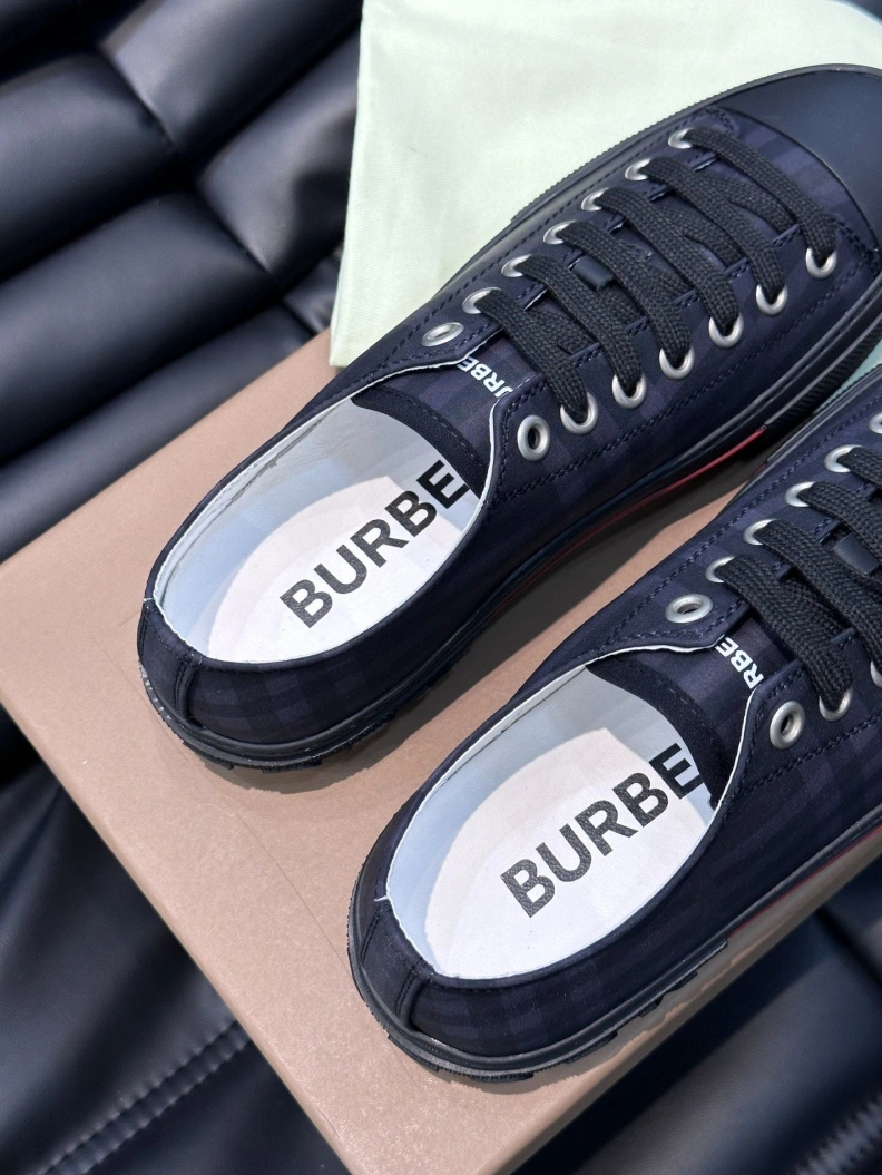 Durable Bxrbxrry Sneakers 114787