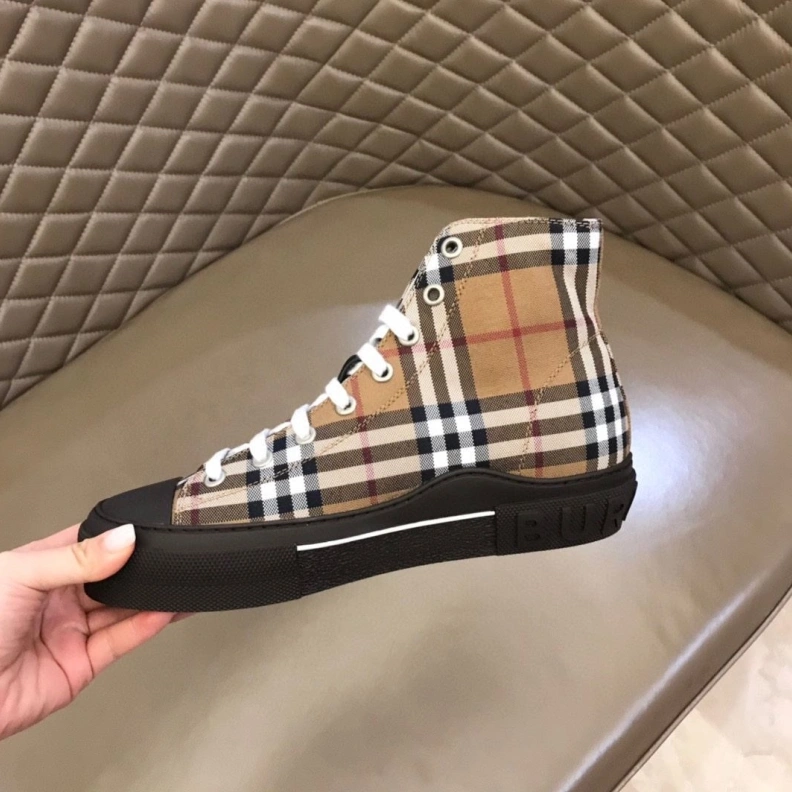 Trendy Bxrbxrry Sneakers 114780