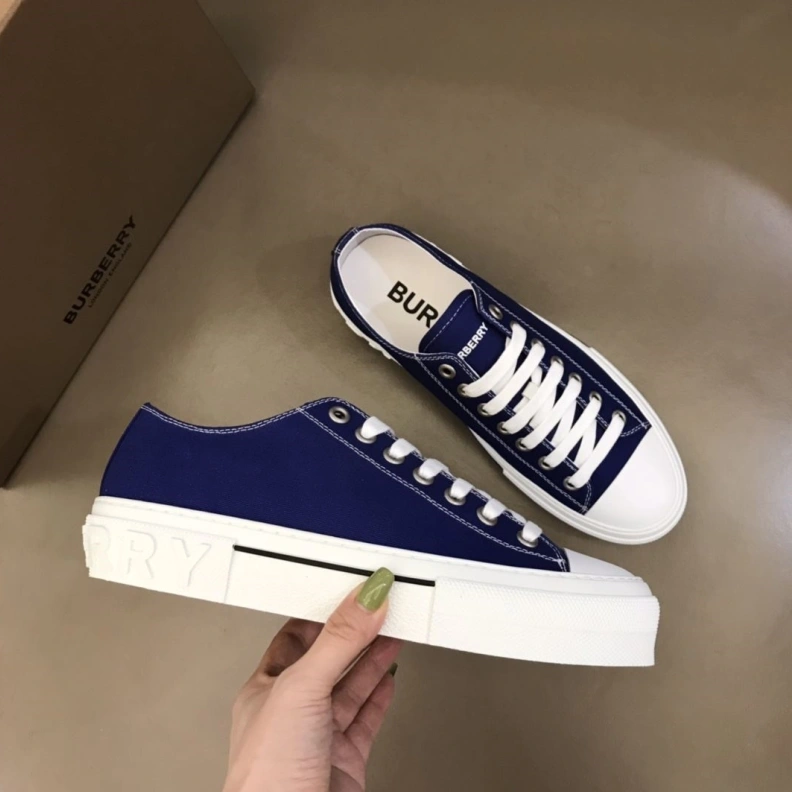 Timeless Bxrbxrry Sneakers 114785