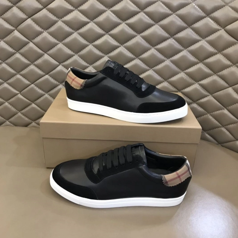 Versatile Bxrbxrry Sneakers 114775