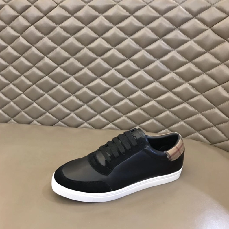 Versatile Bxrbxrry Sneakers 114775