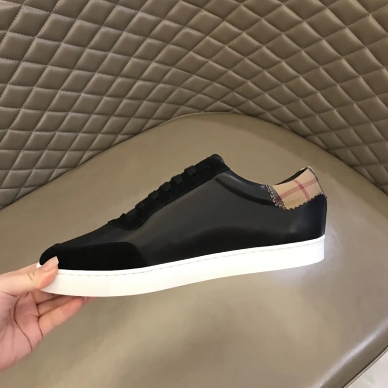 Versatile Bxrbxrry Sneakers 114775