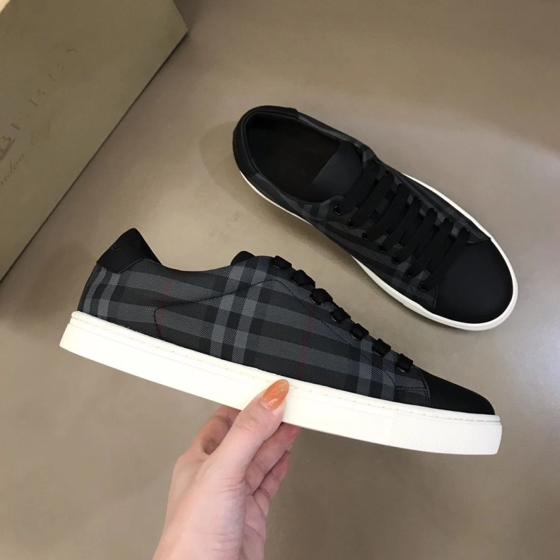 Soft Bxrbxrry Sneakers 114764