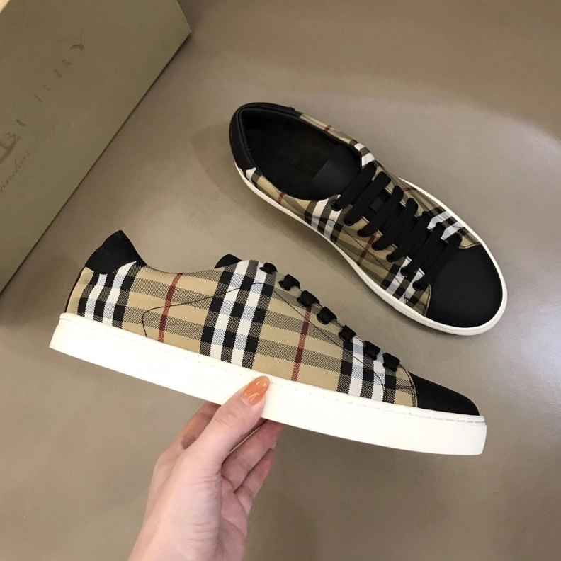 Stylish Bxrbxrry Sneakers 114763