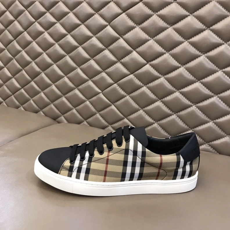 Stylish Bxrbxrry Sneakers 114763