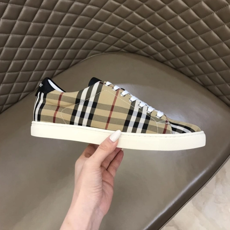 Soft Bxrbxrry Sneakers 114759