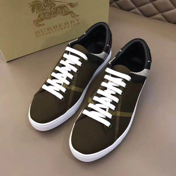 Durable Bxrbxrry Sneakers 114750