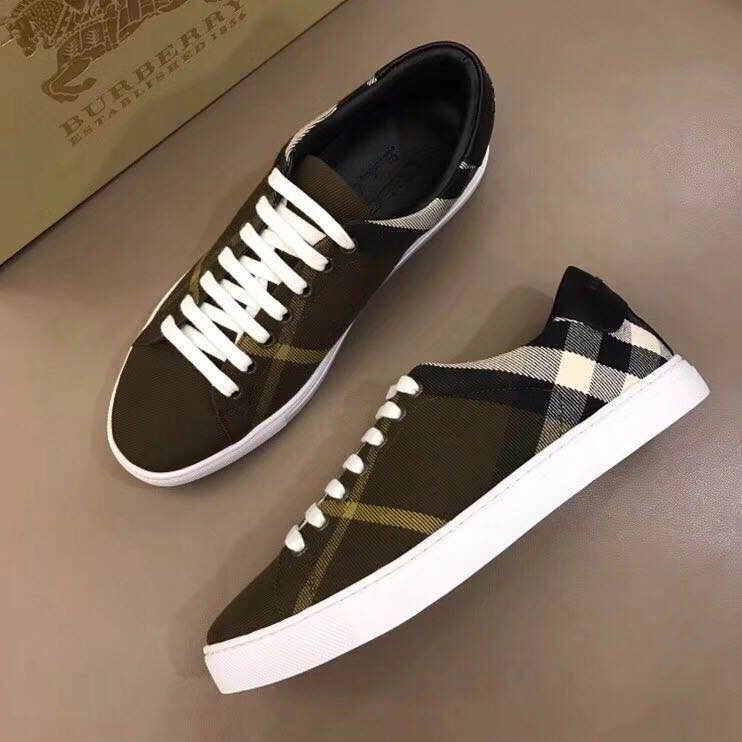 Durable Bxrbxrry Sneakers 114750