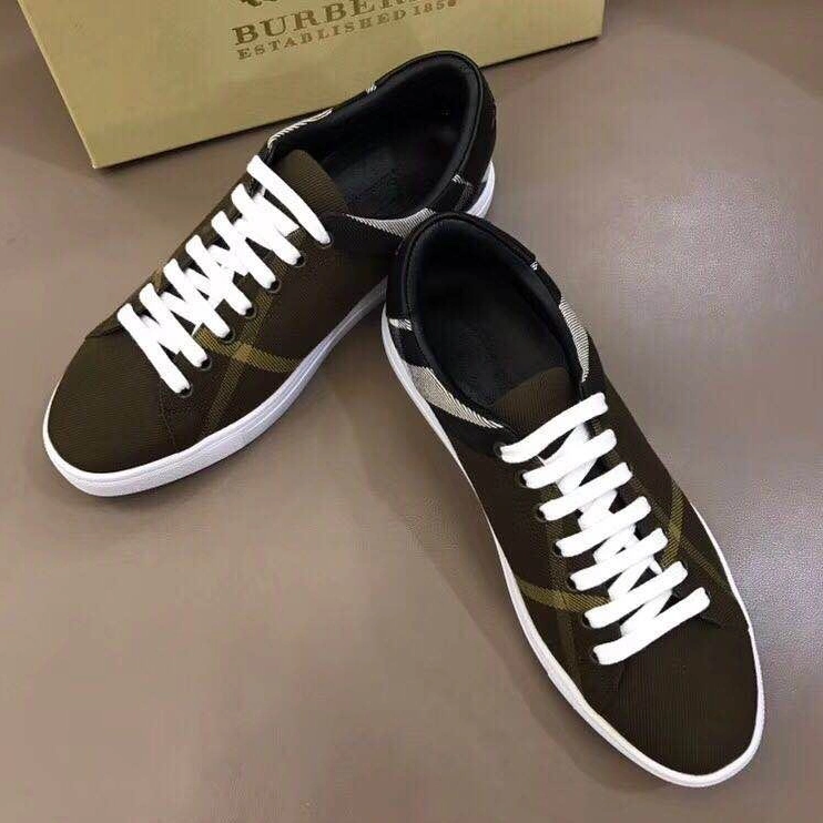 Durable Bxrbxrry Sneakers 114750