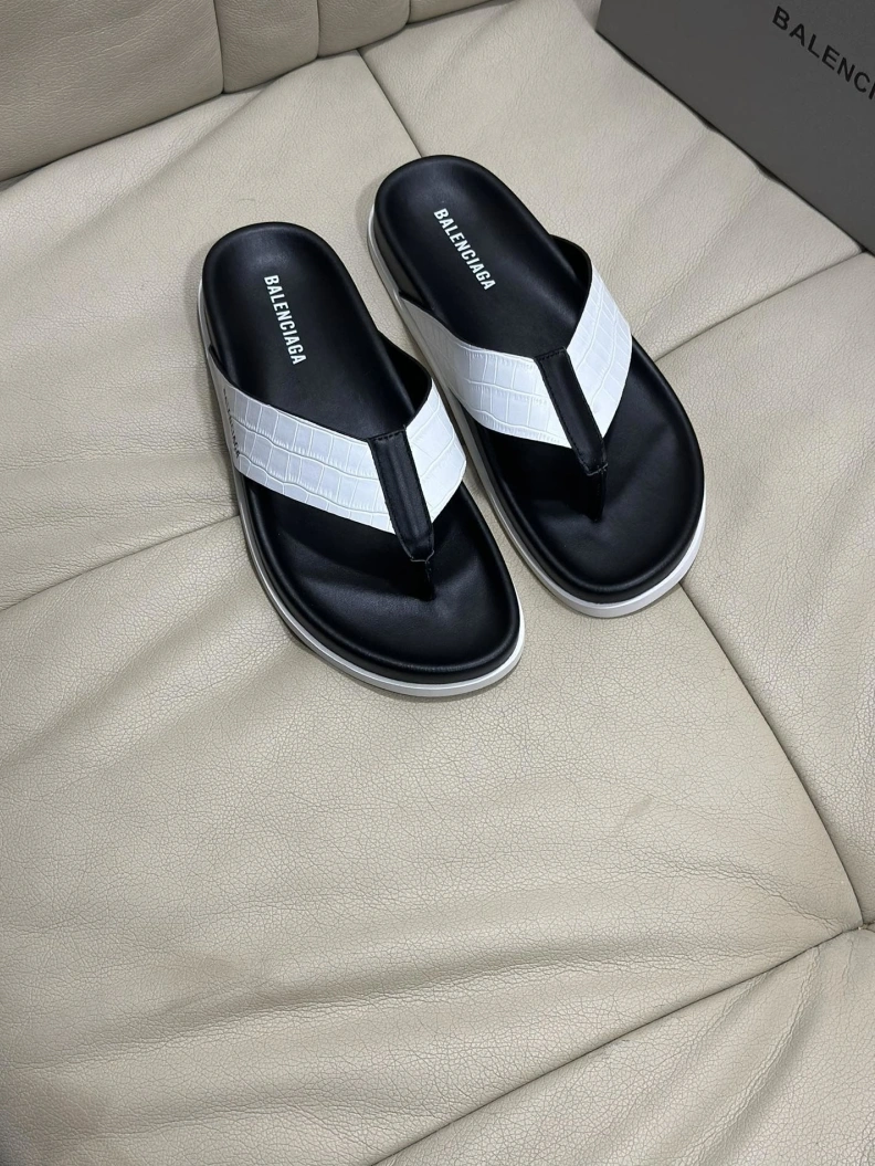 ModernLook Bxlxnciaga Slippers 109335