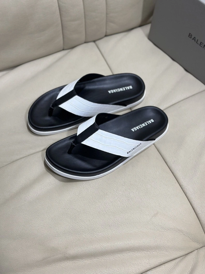 ModernLook Bxlxnciaga Slippers 109335