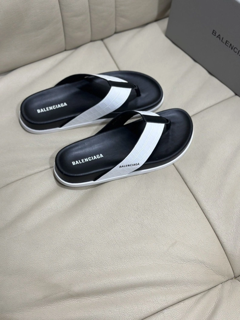 ModernLook Bxlxnciaga Slippers 109335