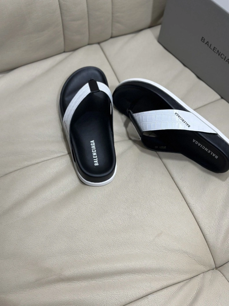 ModernLook Bxlxnciaga Slippers 109335