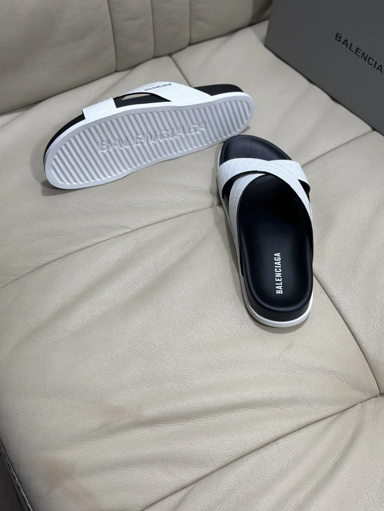 Sleek Bxlxnciaga Slippers 109336
