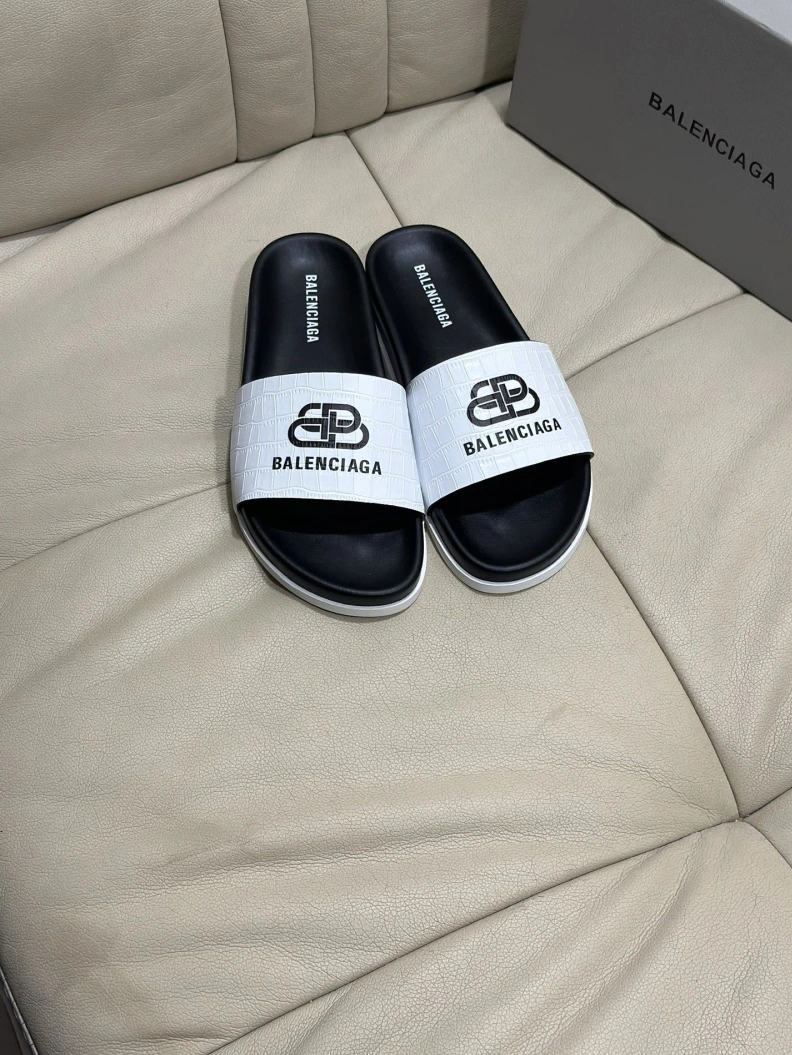 Compact Bxlxnciaga Slippers 109329