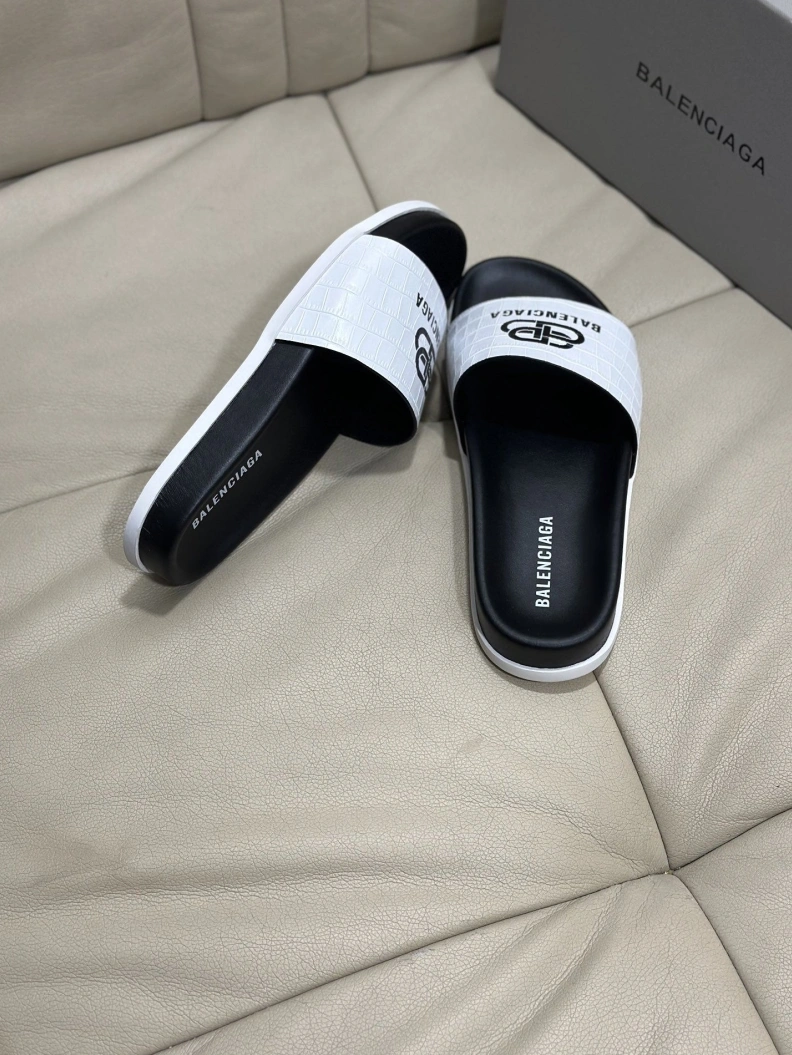 Compact Bxlxnciaga Slippers 109329