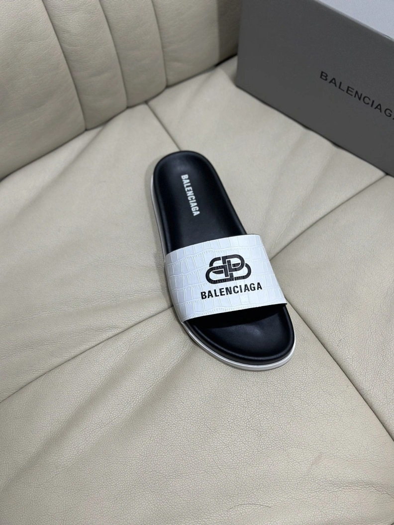 Compact Bxlxnciaga Slippers 109329
