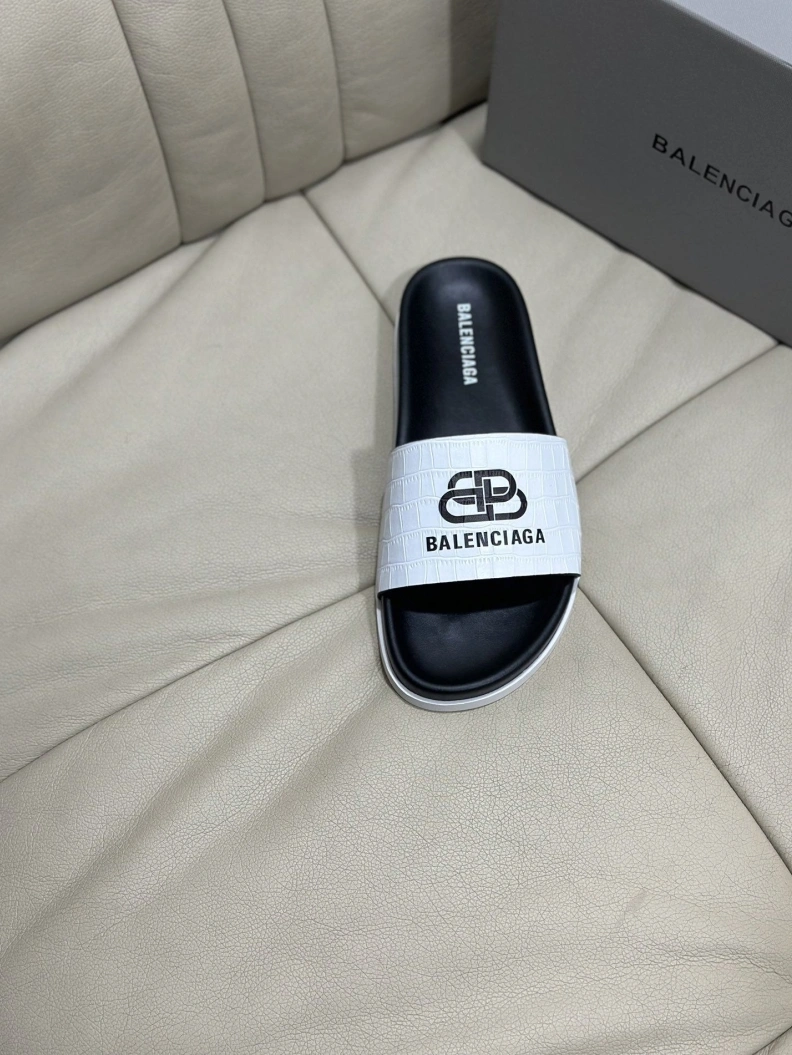 Compact Bxlxnciaga Slippers 109329