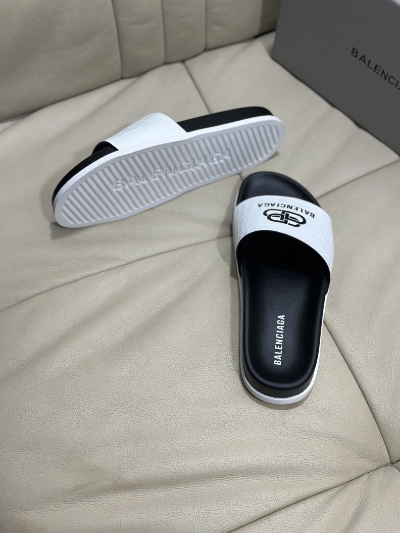 Compact Bxlxnciaga Slippers 109329