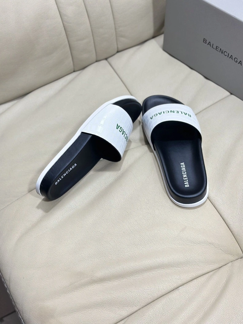 EasyMatch Bxlxnciaga Slippers 109316