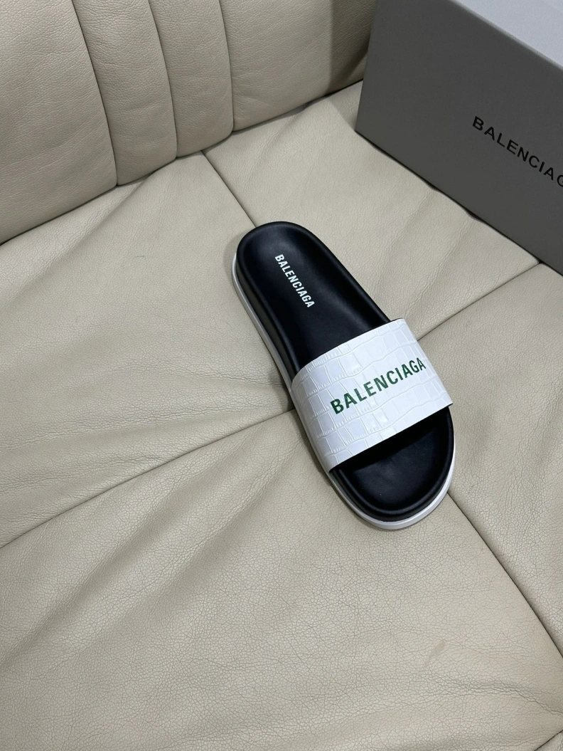 EasyMatch Bxlxnciaga Slippers 109316