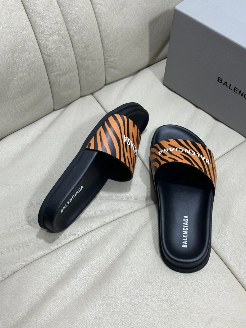 Bxlxnciaga Slippers Trendsetting 109317