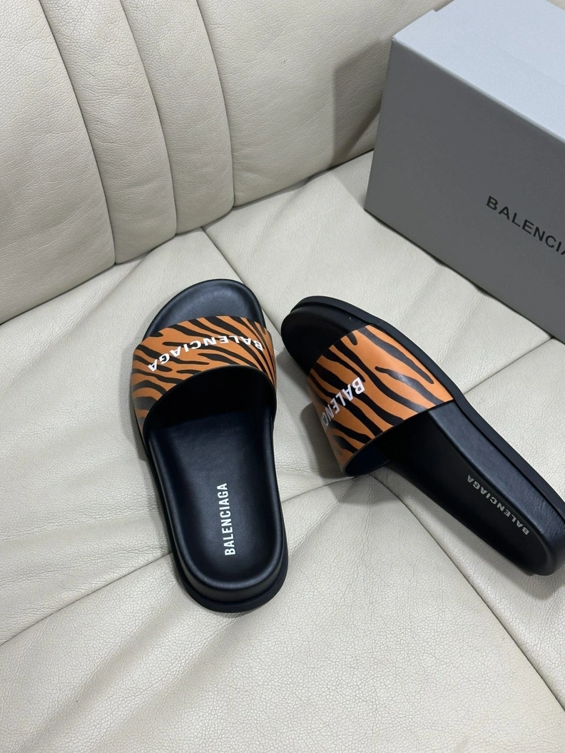 Bxlxnciaga Slippers Trendsetting 109317