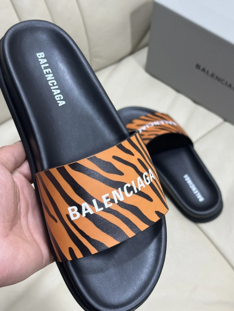 Bxlxnciaga Slippers Trendsetting 109317