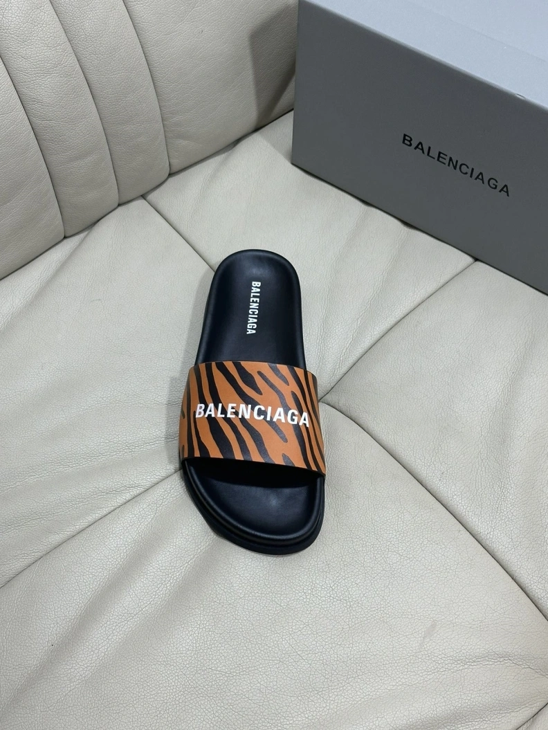 Bxlxnciaga Slippers Trendsetting 109317