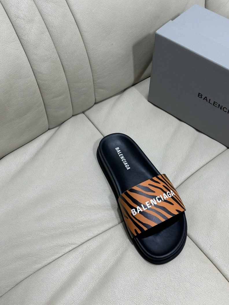 Bxlxnciaga Slippers Trendsetting 109317