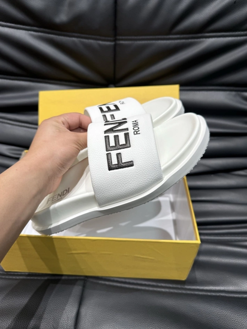 HighQuality Fxndx Slippers 147527