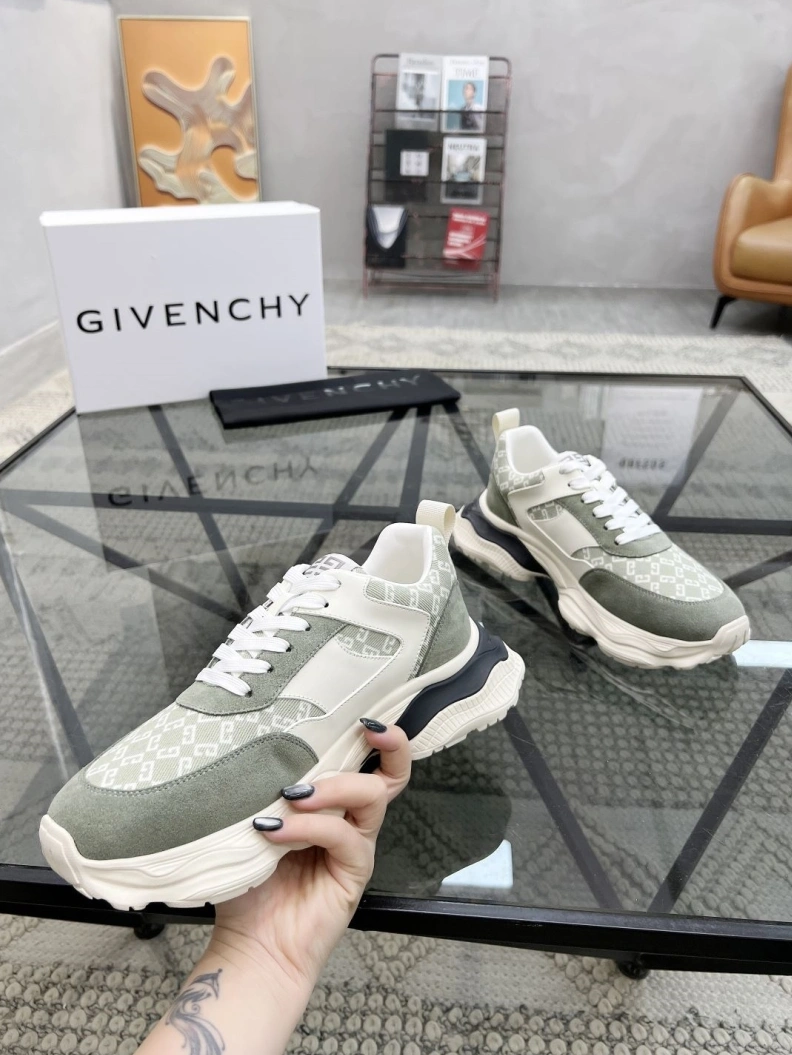 Gxvxnchy Sneakers Bold 152675