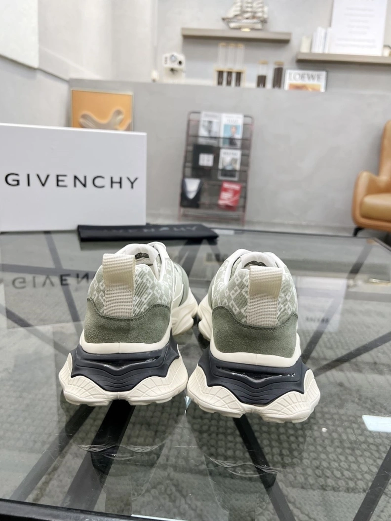 Gxvxnchy Sneakers Bold 152675