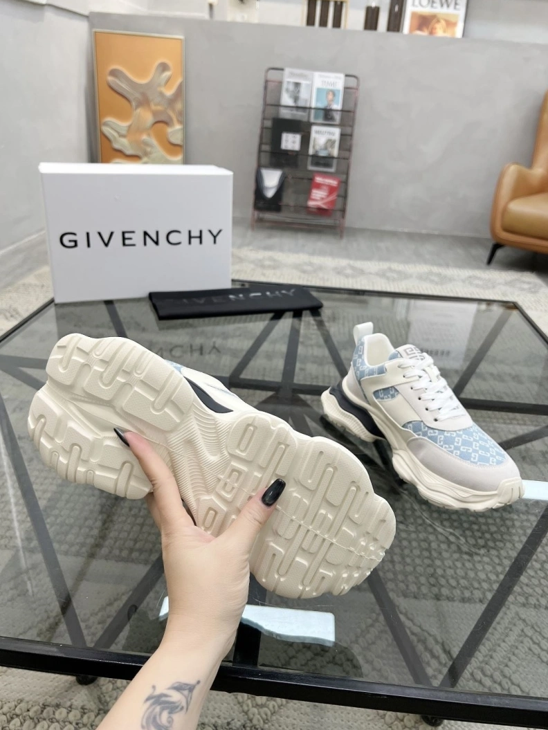 DailyWear Gxvxnchy Sneakers 152672