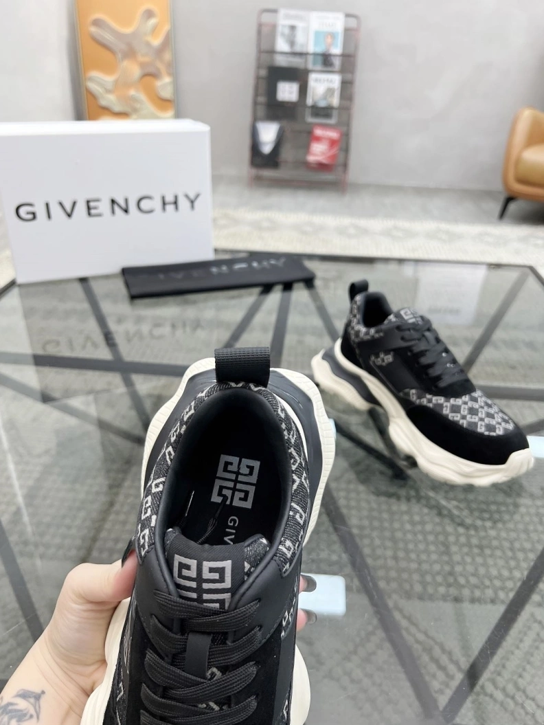 UrbanStyle Gxvxnchy Sneakers 152673
