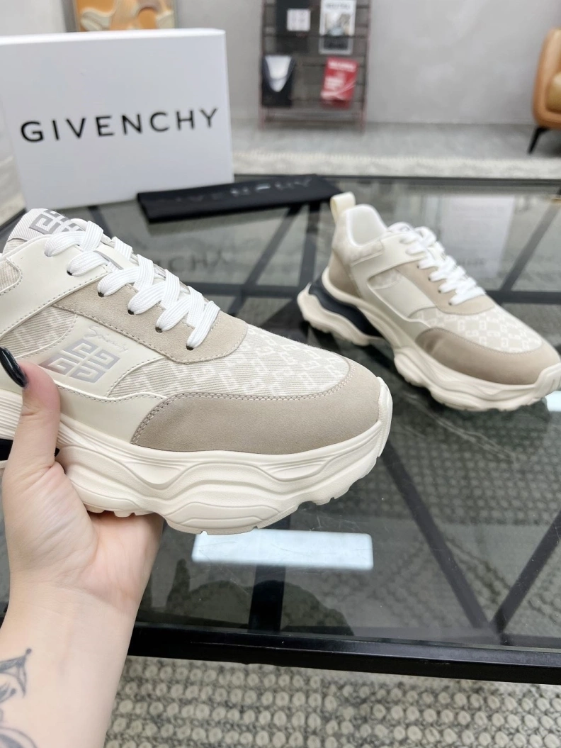Gxvxnchy Sneakers Elegant 152671
