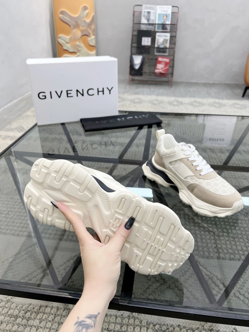 Gxvxnchy Sneakers Elegant 152671