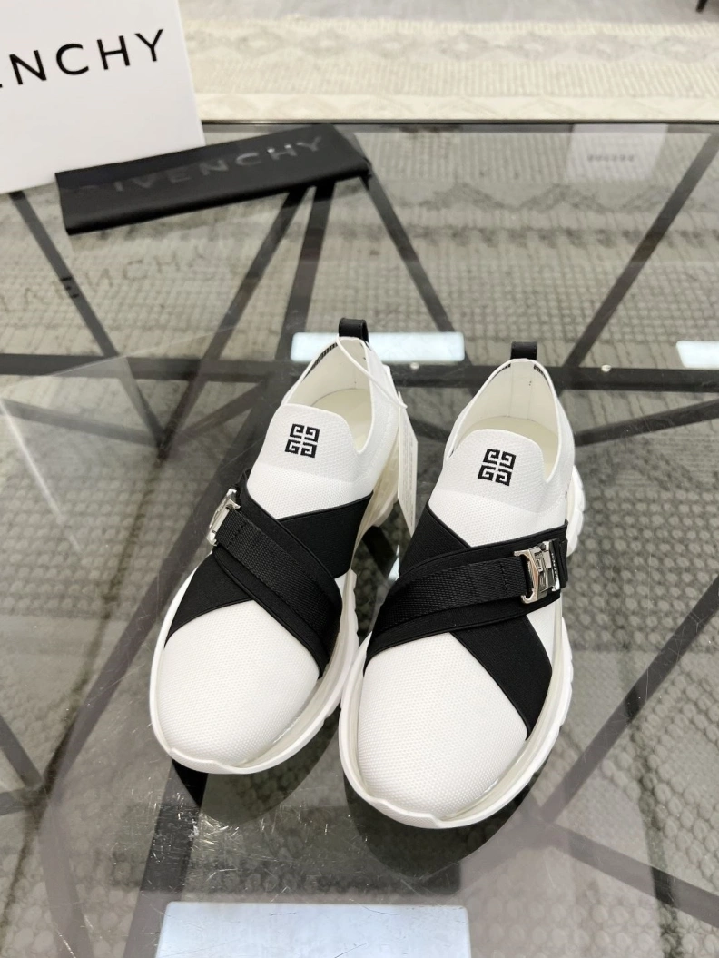 Refined Gxvxnchy Sneakers 152666