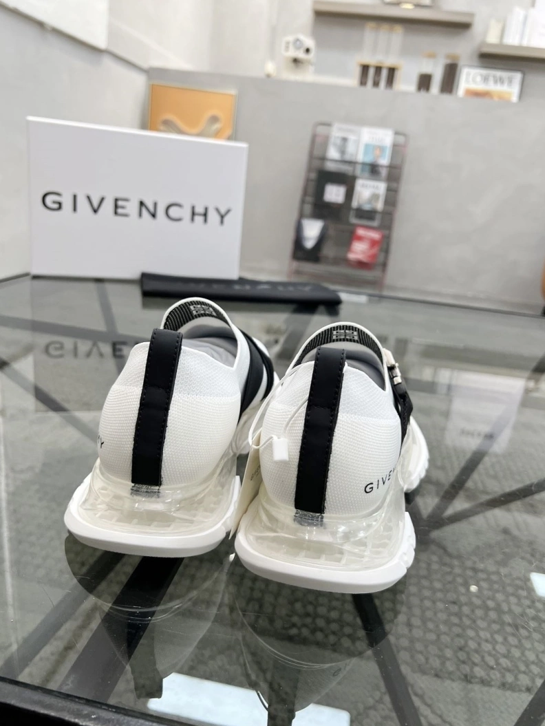 Refined Gxvxnchy Sneakers 152666